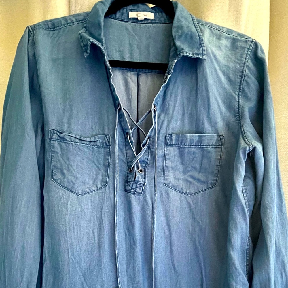 Long sleeve blue top
